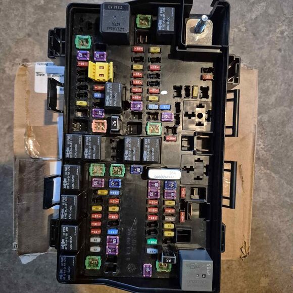 DODGE RAM 1500 ENGINE FUSE BOX FOR 2016-19, 3.0L - P68322374AB B OEM - New - Picture 3 of 9
